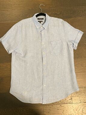 Banana Republic Light Blue Short-Sleeve Linen Button-Down